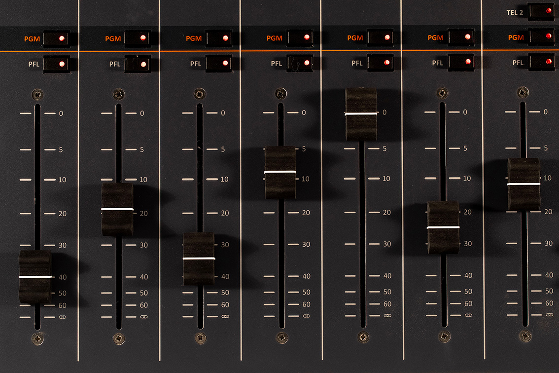 Analog Radio Mixer Oxygen 3 AxelTech